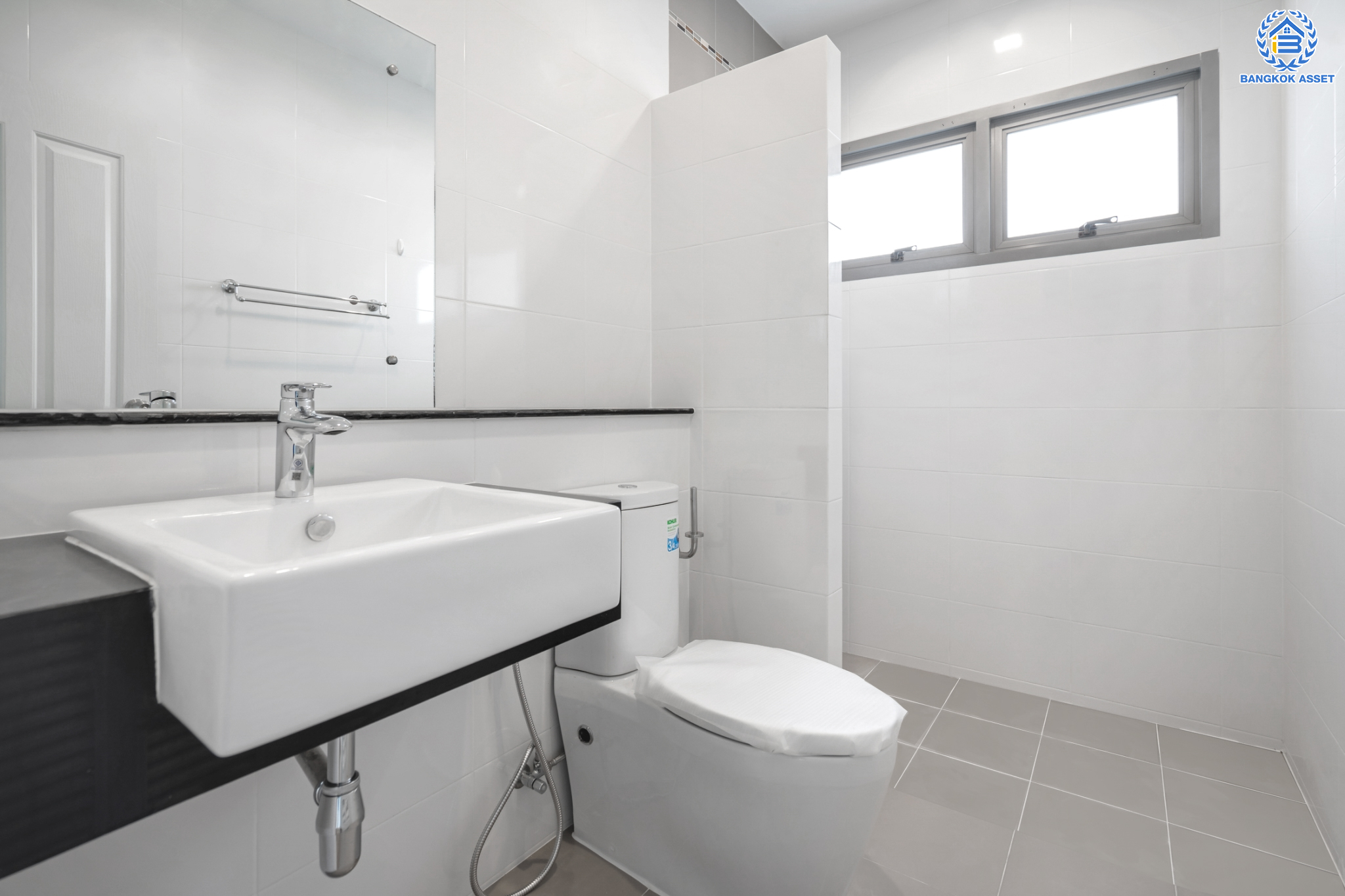 บ้านมือสองตกแต่งใหม่ ม.เพอร์เฟคเพลส3 ราชพฤกษ์ คุณภาพแบรนด์ Property Perfect เนื้อที่ 66 ตร.ว. หลังใหญ่ตอบโจทย์ทุกการอยู่อาศัย ฟังก์ชัน 3 ห้องนอน 3 ห้องน้ำ 2 ที่จอดรถ บนทำเลติดถนนราชพฤกษ์ ใกล้วงเวียนพระราม5 และรถไฟฟ้า "สถานีบางรักน้อยท่าอิฐ"...